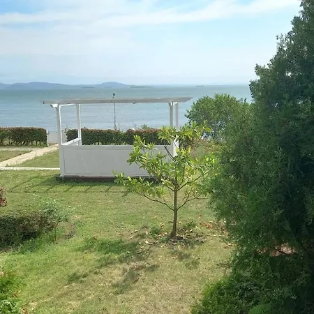 Direkt Am Pool Apartament Pomorie