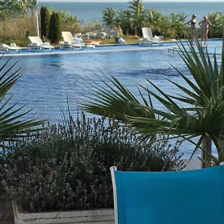 Direkt Am Pool Apartament Pomorie