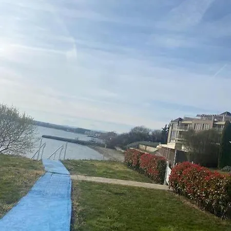 Apartment Direkt Am Pool