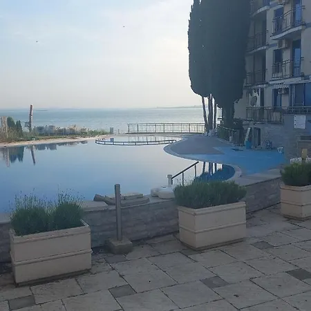 Apartman Direkt Am Pool Pomorie