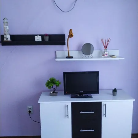 Direkt Am Pool 포마리