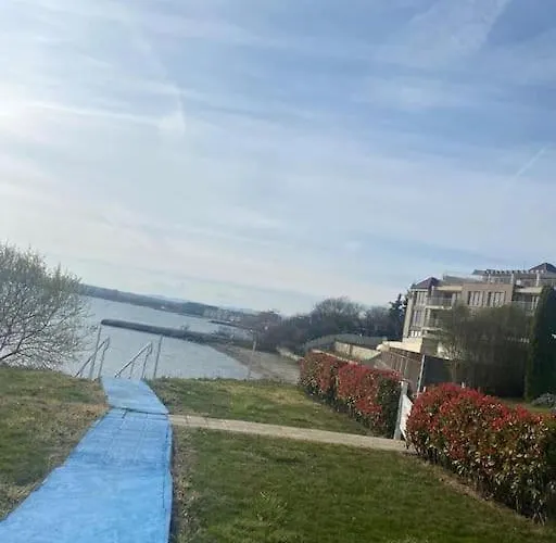 アパート Direkt Am Pool