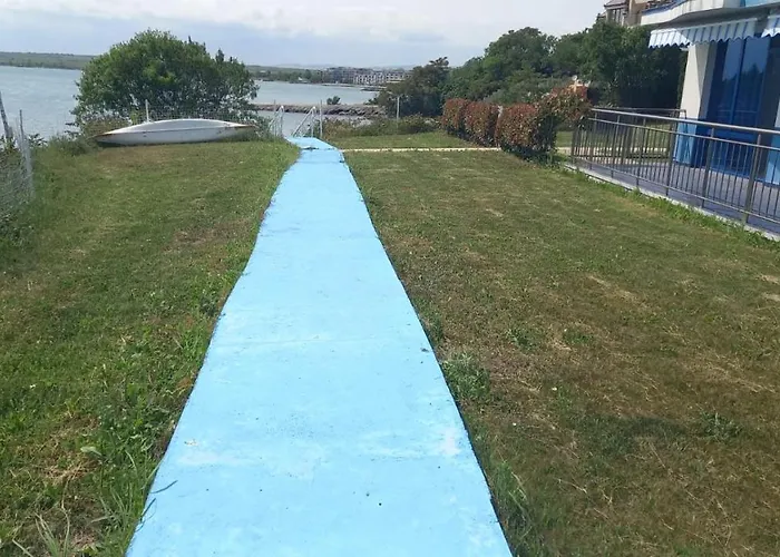 アパート Direkt Am Pool