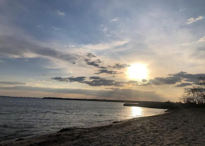 Direkt Am Pool アパート ポモリエ